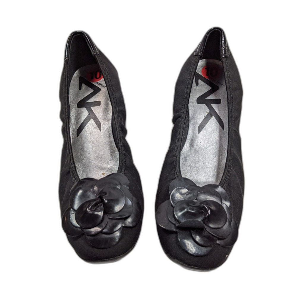 AK Anne Klein Sport Drella Black Wedge Pumps Flower On Toe Size 10 Dark Academia